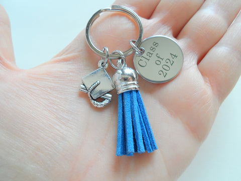 Custom Graduation Class of 2026 Disc Keychain with Graduation Cap, Tassel & Personalized Initial Charm, For Graduate Gift