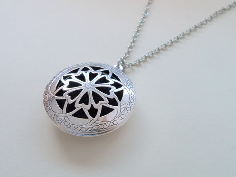 Oil Diffuser Locket Necklace w/ Vintage Design - by Jewelry Everyday