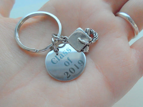 Class of 2023 Keychain with Graduation Cap Charm, Graduation Gift Keychain for Graduate