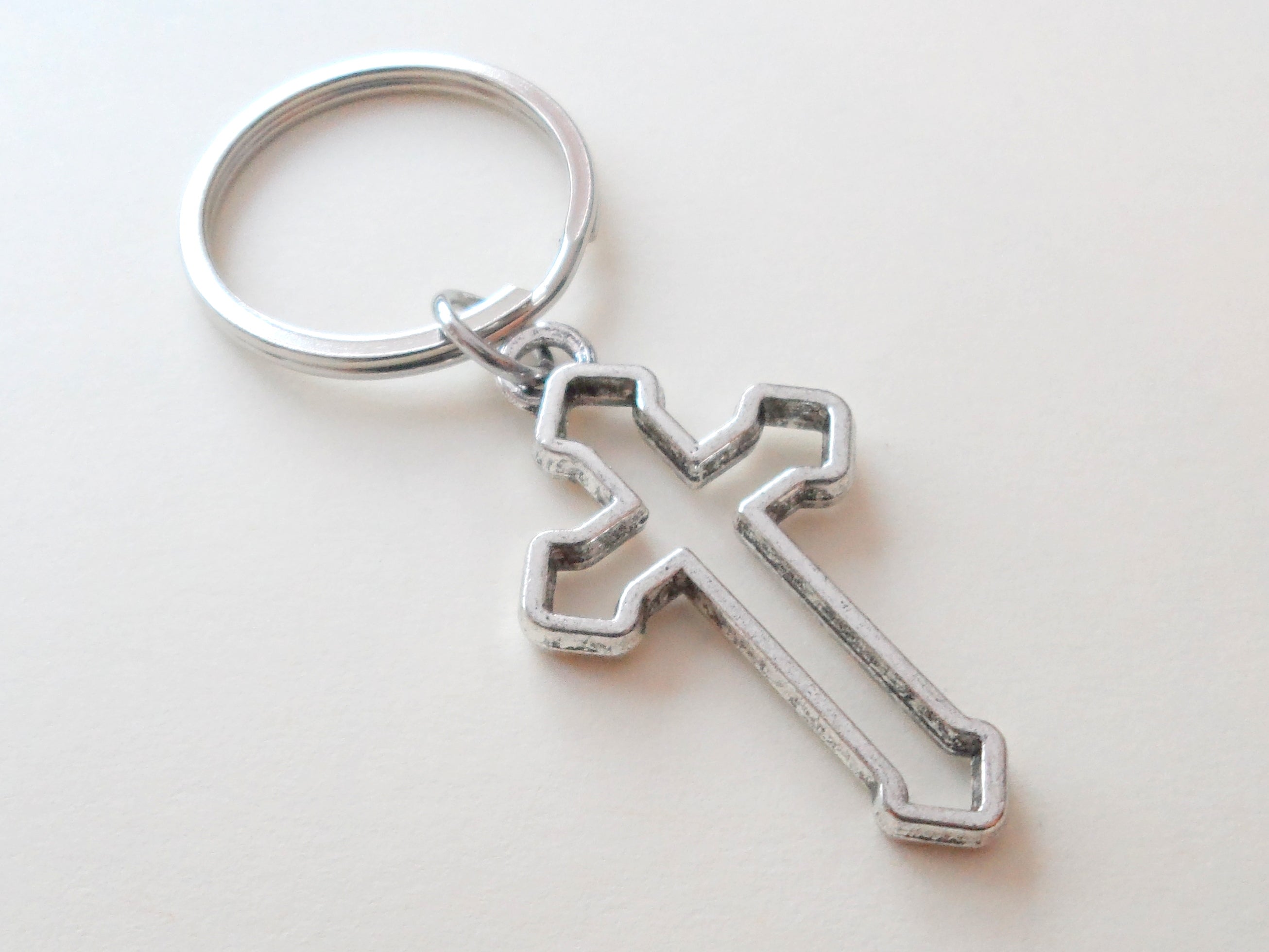 JewelryEveryday Cross Keychain, Gothic Style Cross Religious Keychain