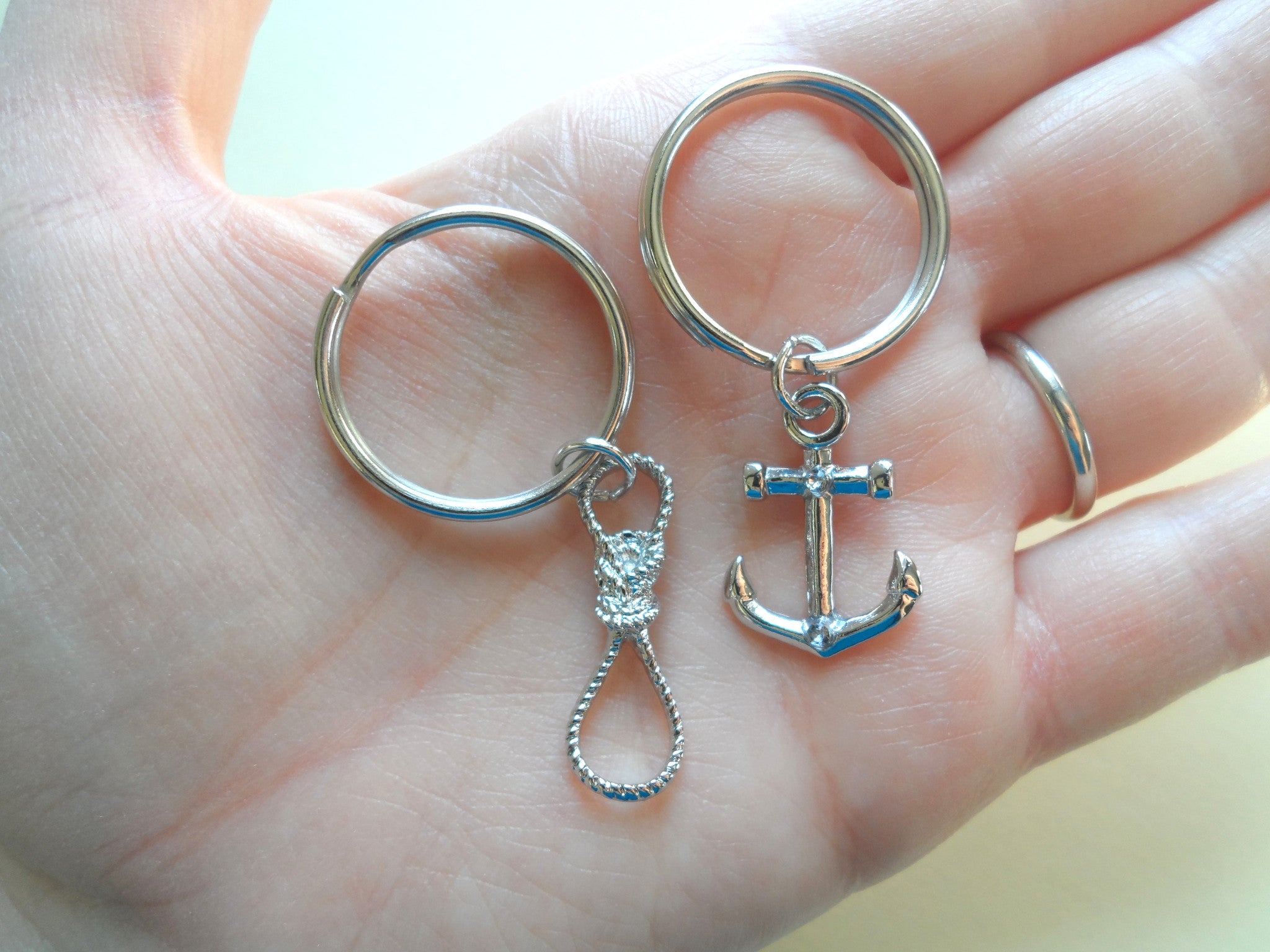Therwen 50 Pcs Anchor Keychain Bulk Ocean Themed